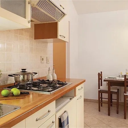 Apartment Cozy In With House Sea View